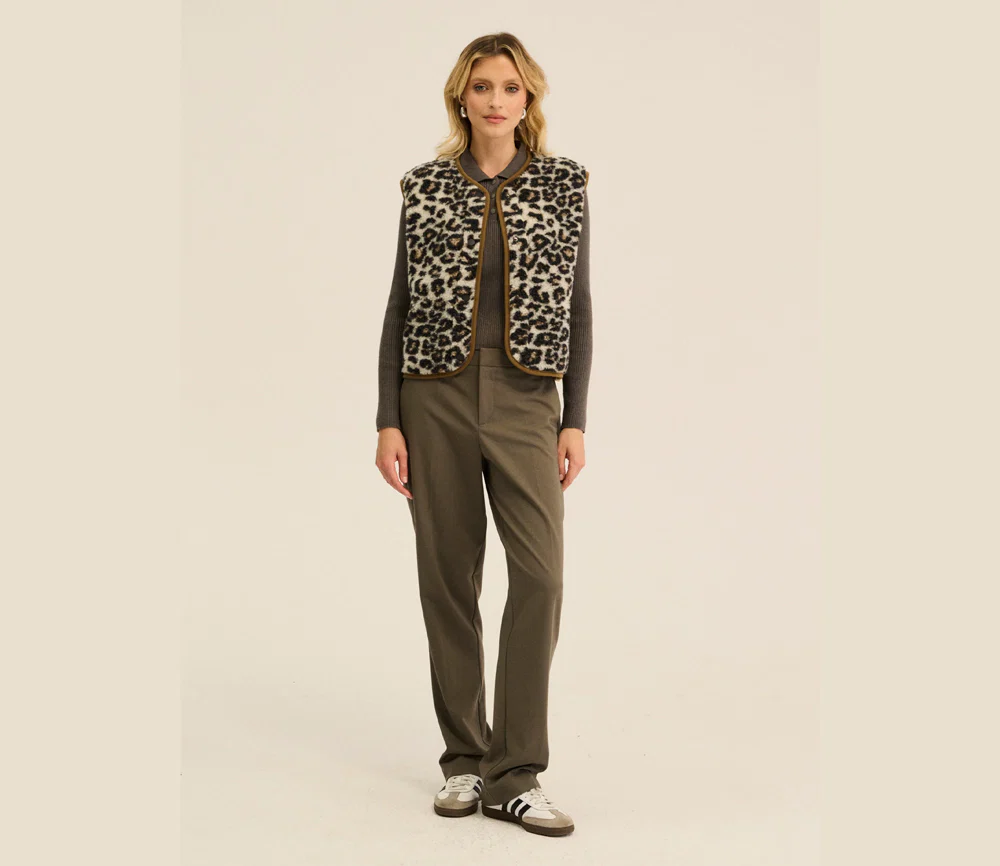 Alwero - Weste "TYB" Adult, LEOPARD WHITE, BRAUNER SAUM, Biowolle Ultra Light - Image 5